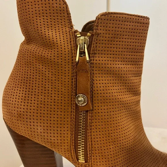 GUESS heels - Picture 3 of 5